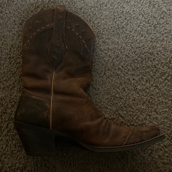 Ariat leather cowboy boots - Picture 2 of 4